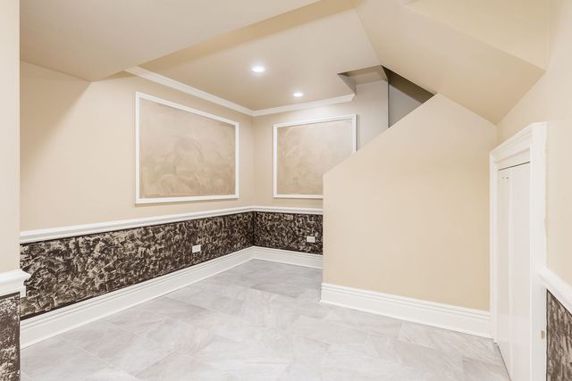 5614 N Campbell Avenue, Chicago, IL 60659