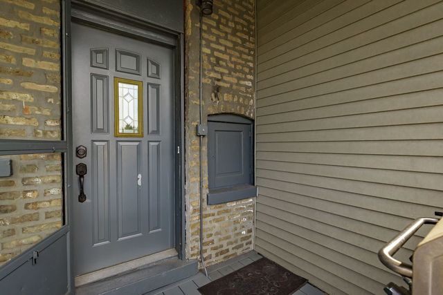 5614 N Campbell Avenue, Chicago, IL 60659