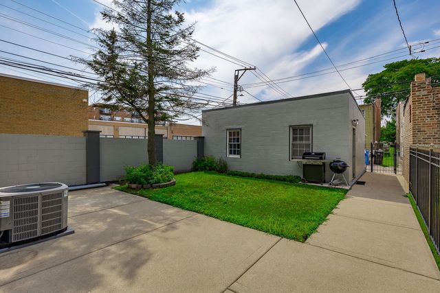 5614 N Campbell Avenue, Chicago, IL 60659