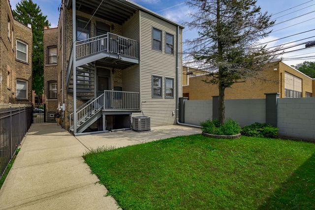 5614 N Campbell Avenue, Chicago, IL 60659
