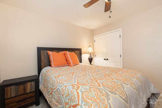 835 W Heather Woods Dr, Nampa, ID 83686