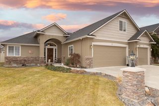 835 W Heather Woods Dr, Nampa, ID 83686
