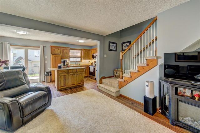 1633 SW Highland Drive, Lee's Summit, MO 64081