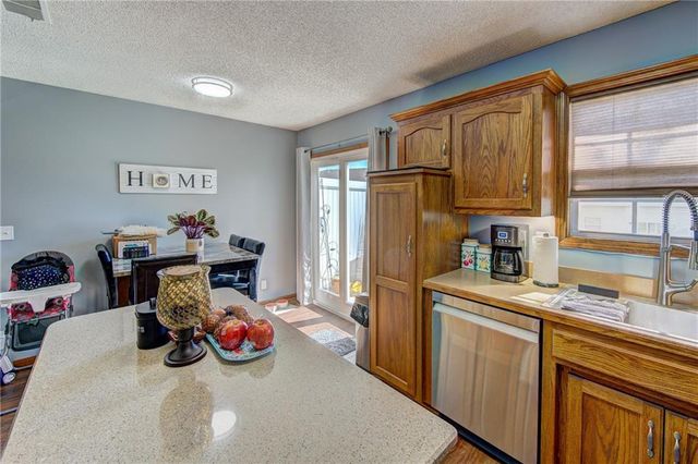1633 SW Highland Drive, Lee's Summit, MO 64081