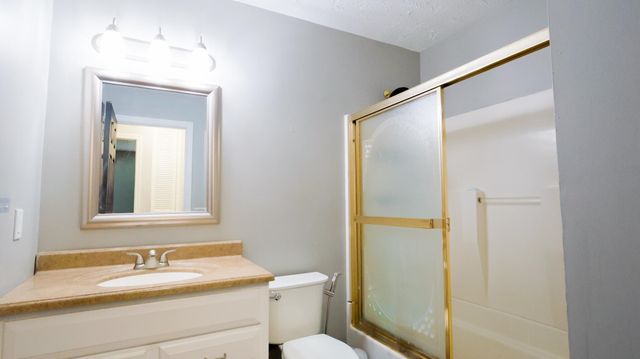 2833 Winter Garden, Lexington, KY 40517