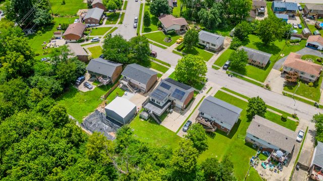 2833 Winter Garden, Lexington, KY 40517