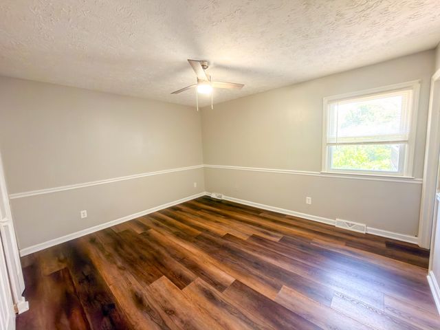 2833 Winter Garden, Lexington, KY 40517