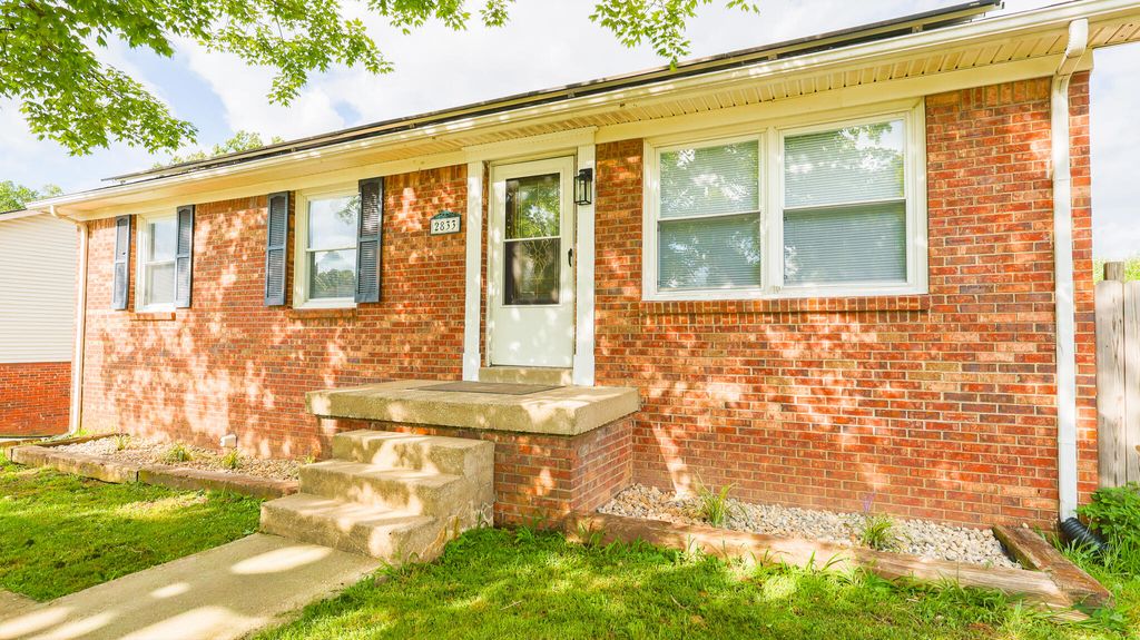 2833 Winter Garden, Lexington, KY 40517