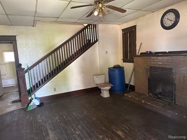 1009 Oak Street, Flint, MI 48503