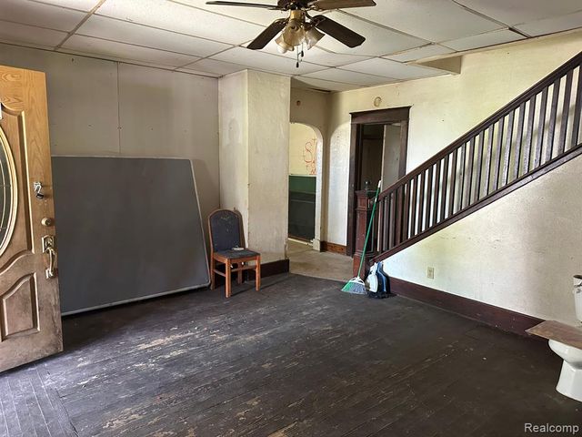 1009 Oak Street, Flint, MI 48503