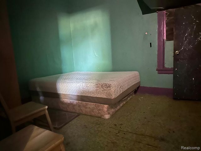 1009 Oak Street, Flint, MI 48503