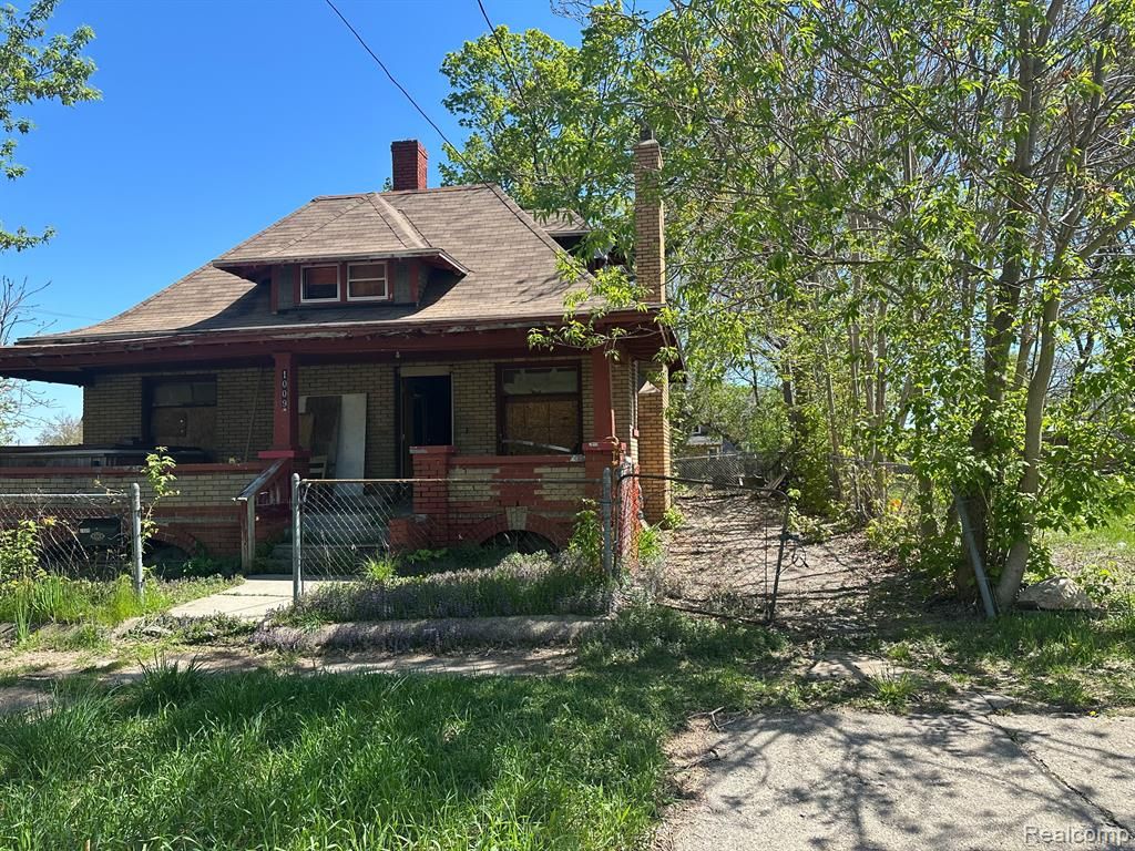 1009 Oak Street, Flint, MI 48503