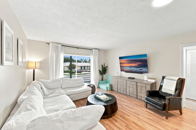 415 U.s. Highway 1 203, North Palm Beach, FL 33408