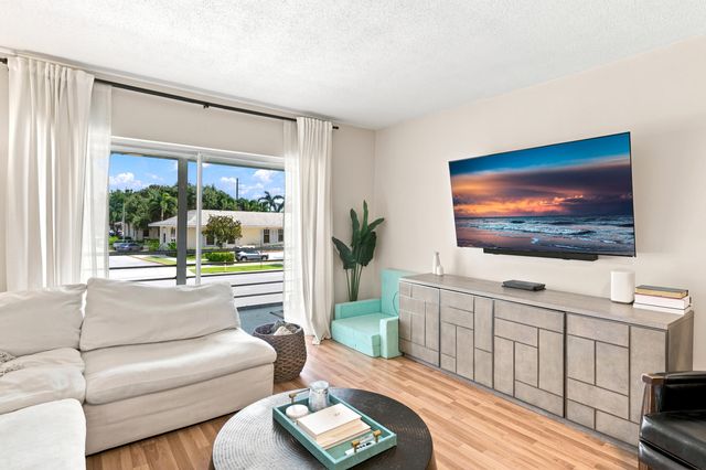 415 U.s. Highway 1 203, North Palm Beach, FL 33408