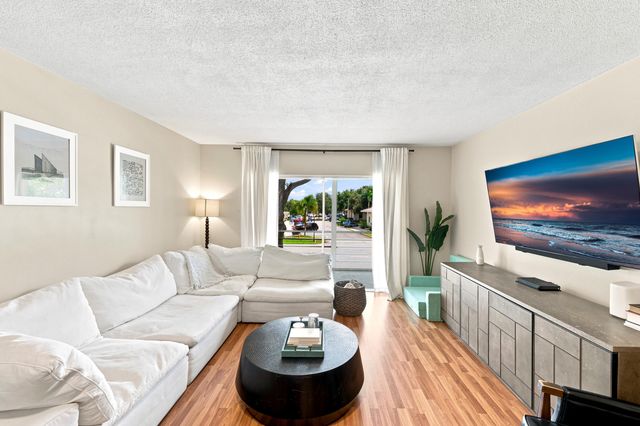 415 U.s. Highway 1 203, North Palm Beach, FL 33408