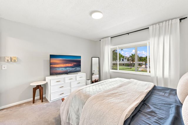 415 U.s. Highway 1 203, North Palm Beach, FL 33408