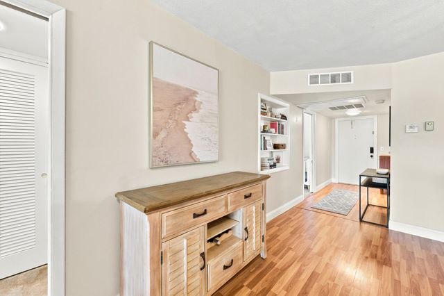 415 U.s. Highway 1 203, North Palm Beach, FL 33408
