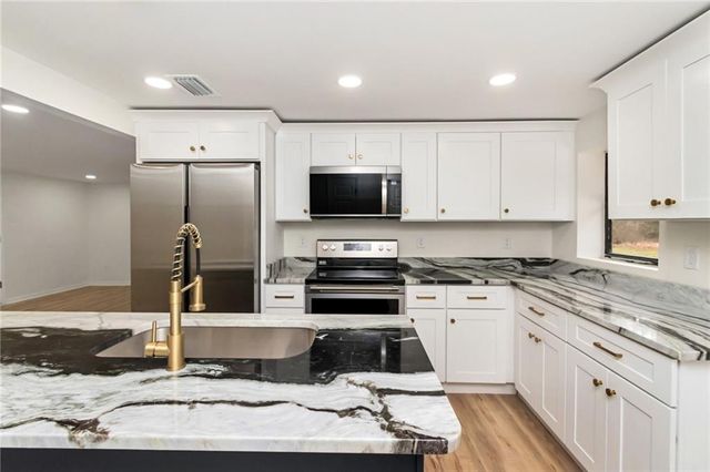 6759 Overlook Road, Mobile, AL 36618