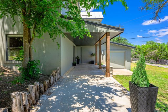 109 Debra Lane, Kerrville, TX 78028