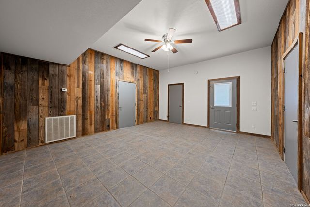 109 Debra Lane, Kerrville, TX 78028