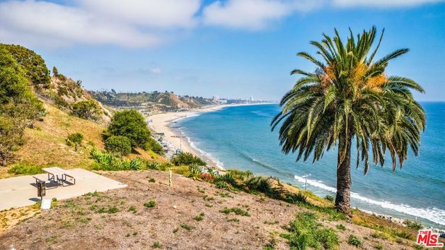 17352 W Sunset Boulevard 606, Pacific Palisades, CA 90272