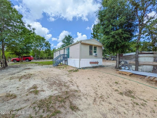 116 LONDON Avenue, Interlachen, FL 32148