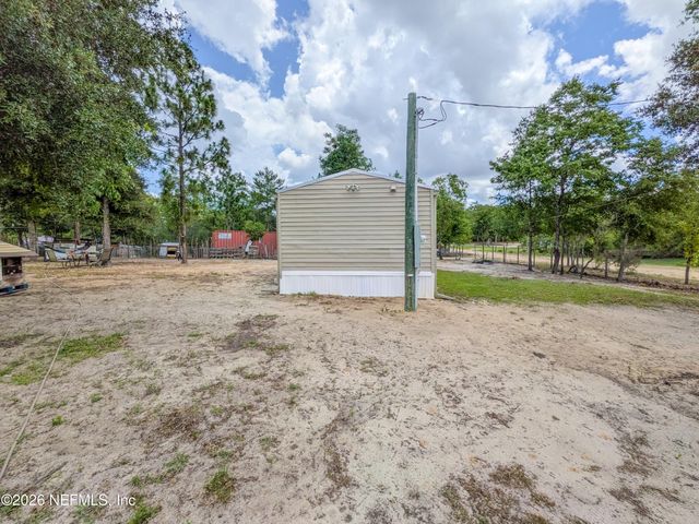 116 LONDON Avenue, Interlachen, FL 32148
