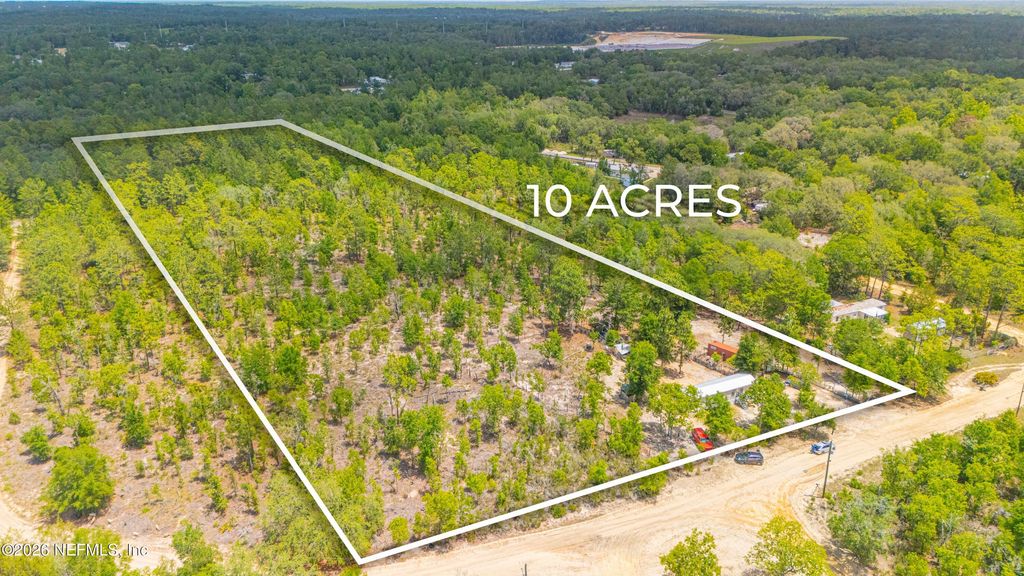 116 LONDON Avenue, Interlachen, FL 32148