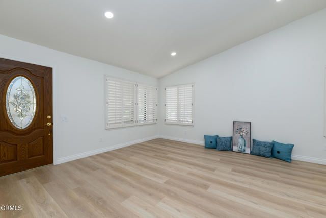 44112 Village 44, Camarillo, CA 93012