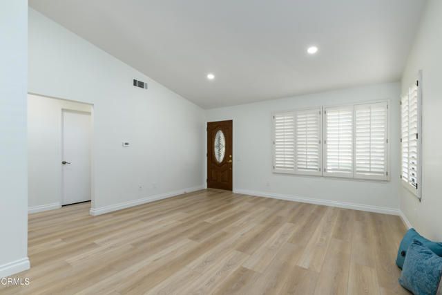 44112 Village 44, Camarillo, CA 93012