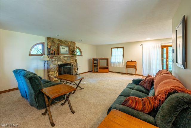 11590 Detwiler, Columbiana, OH 44408