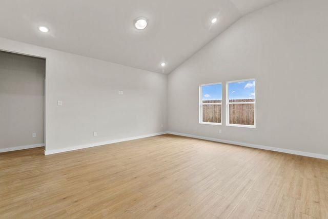 10516 Ruffin Drive, Fort Worth, TX 76131