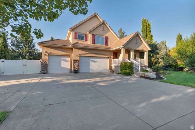 971 S KAYS DR, Kaysville, UT 84037