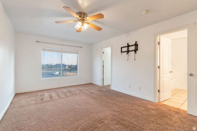 971 S KAYS DR, Kaysville, UT 84037