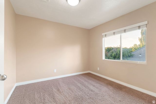 971 S KAYS DR, Kaysville, UT 84037