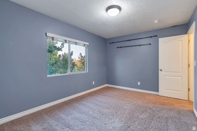971 S KAYS DR, Kaysville, UT 84037