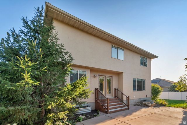 971 S KAYS DR, Kaysville, UT 84037