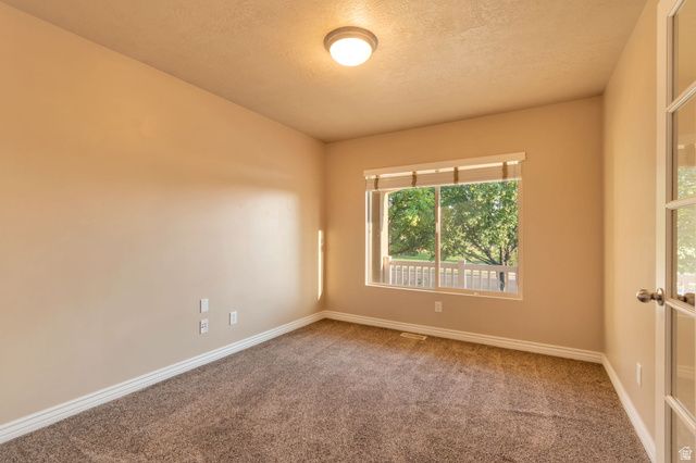 971 S KAYS DR, Kaysville, UT 84037