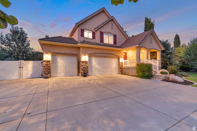 971 S KAYS DR, Kaysville, UT 84037