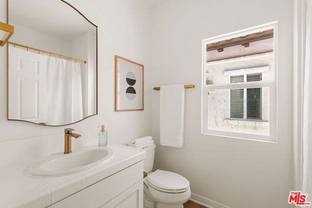5736 S Celedon, Playa Vista, CA 90094