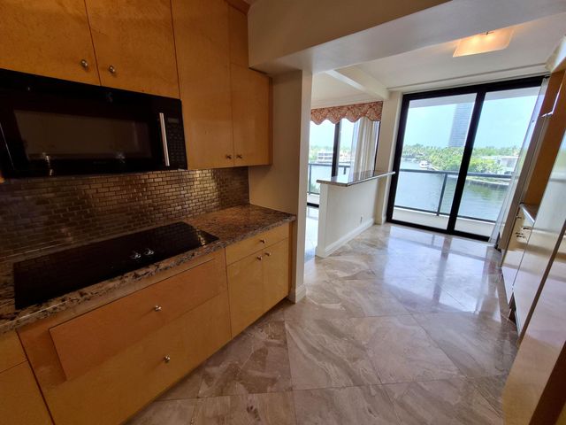 19667 Turnberry Way 4J, Aventura, FL 33180
