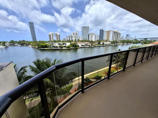 19667 Turnberry Way 4J, Aventura, FL 33180