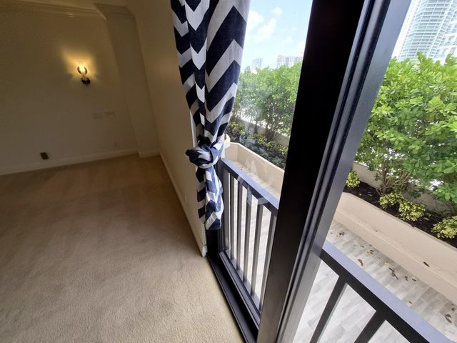 19667 Turnberry Way 4J, Aventura, FL 33180