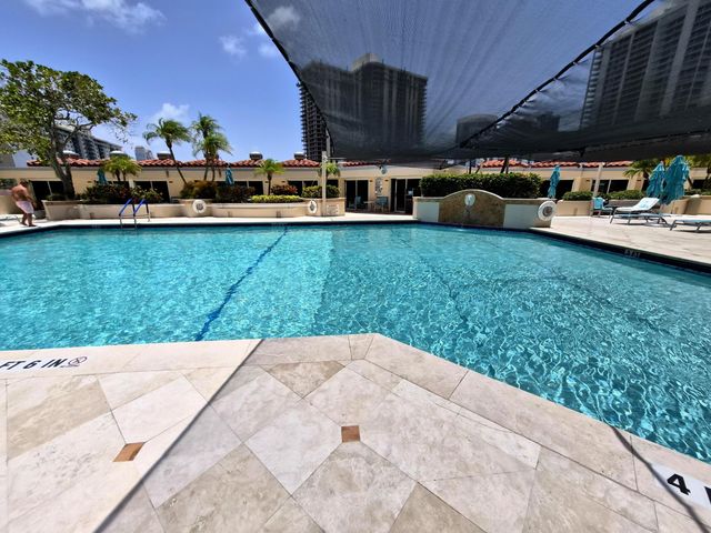 19667 Turnberry Way 4J, Aventura, FL 33180