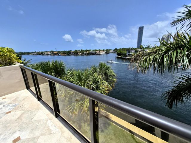 19667 Turnberry Way 4J, Aventura, FL 33180
