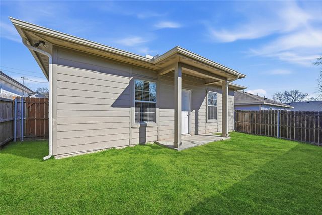 2207 Henry Street, Greenville, TX 75401