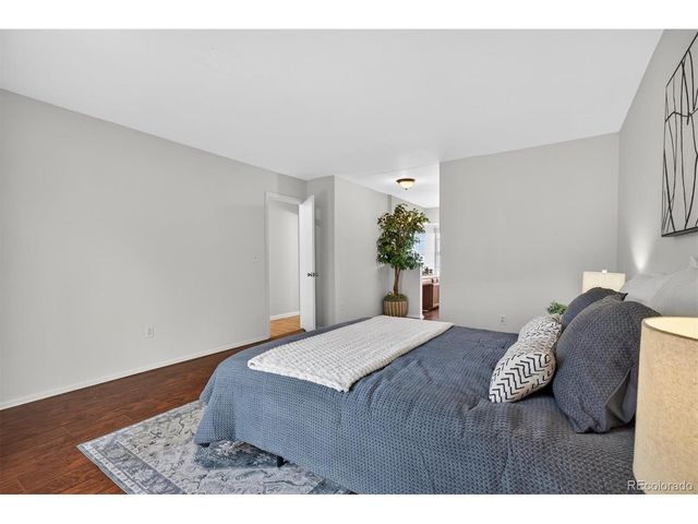 7022 S Glencoe Ct, Centennial, CO 80122