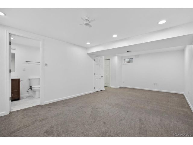 7022 S Glencoe Ct, Centennial, CO 80122