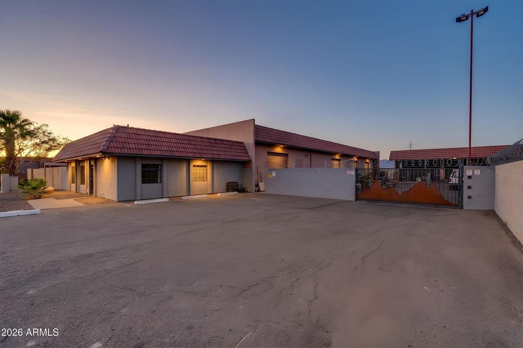 7818 N 68TH Avenue, Glendale, AZ 85303 — exterior