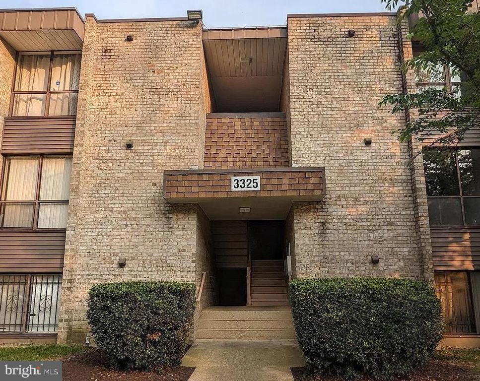 3325 Huntley Square Dr Apt T2, Temple Hills, MD 20748